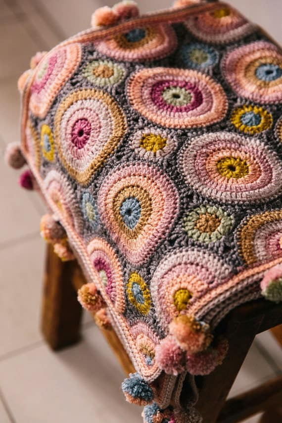 25 Beautiful Circle Crochet Patterns To Make For Your Home - Crochet Blanket Circle Pattern