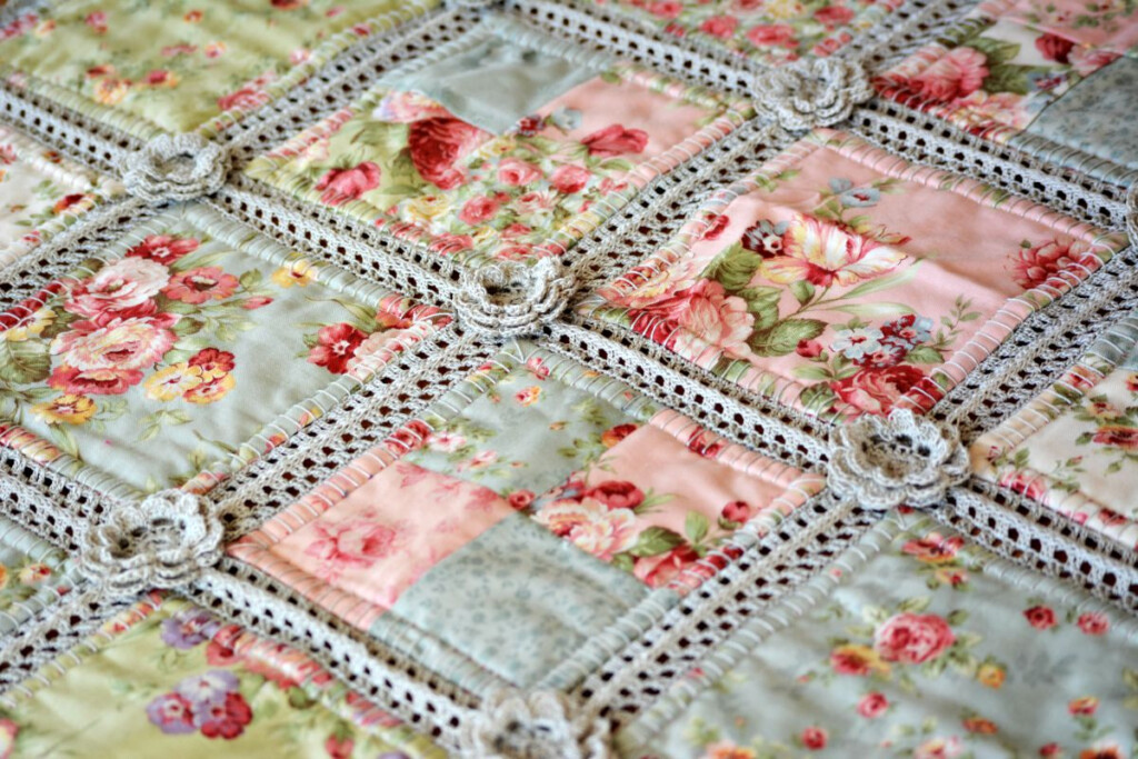 Crochet and fabric quilt 2 Il Blog Italiano Sullo Shabby Chic E Non Solo - Crochet Fabric Quilt Blanket Pattern