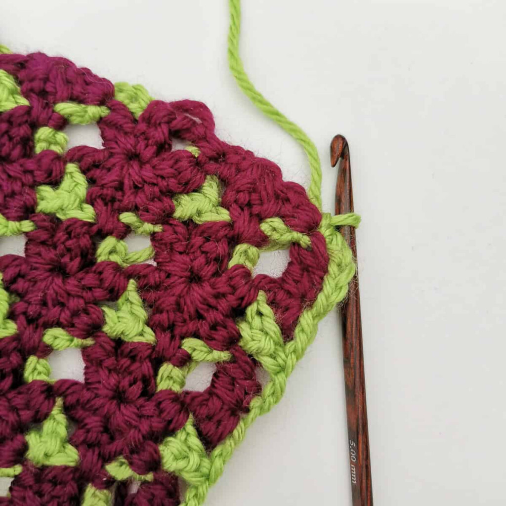 Crochet Rose Blanket Square FREE Pattern - Crochet Rose Blanket Free Pattern