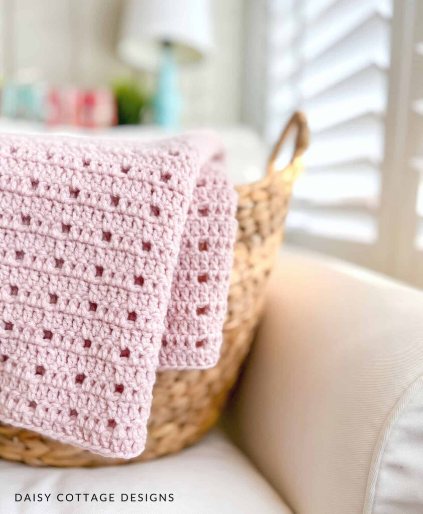 Easy Crochet Baby Blanket Pattern Perfect For Beginners Daisy  - Fast Easy Crochet Blanket Pattern