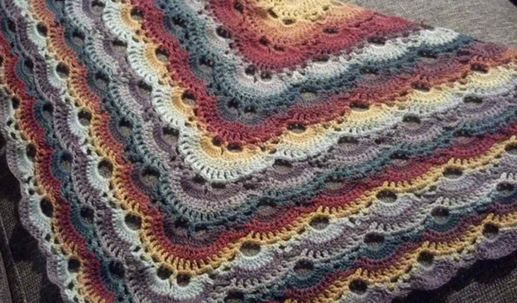 German Scallop Crochet Shawl Free Pattern - Scallop Crochet Blanket Pattern