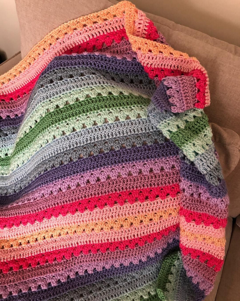 Pinterest - Crochet Blanket Pattern For Beginners