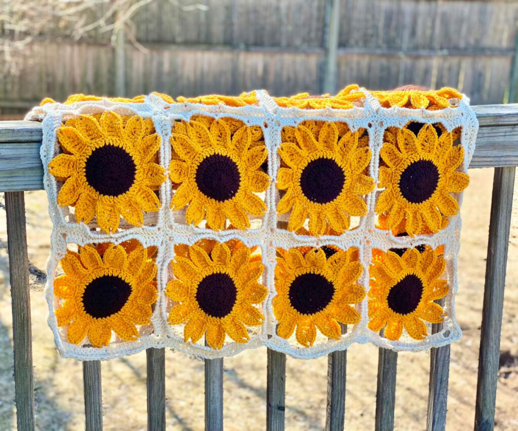 This Free Sunflower Crochet Blanket Pattern Looks Stunning And  - Large Sunflower Crochet Blanket Pattern